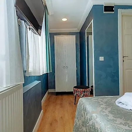 Taksim Bi Center 4*