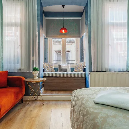 Taksim Bi Center 4*